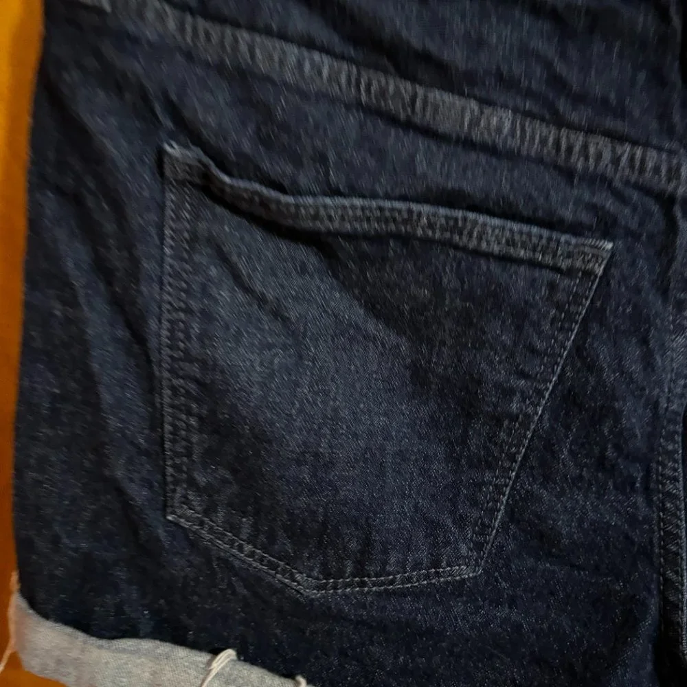 Universal Thread Vintage midi Shorts Size 10/30R Distressed Dark‎ Denim